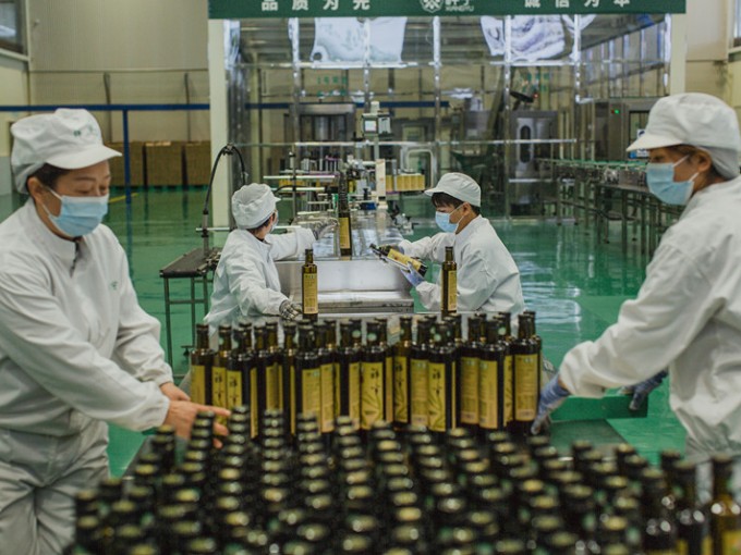 大家都知道，每一滴醇香的祥宇莊園橄欖油，都源自一顆顆小小的油橄欖果實(shí)。今天，就讓..